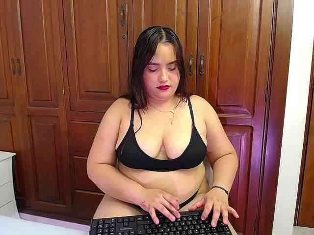 sweetcurvy webcam