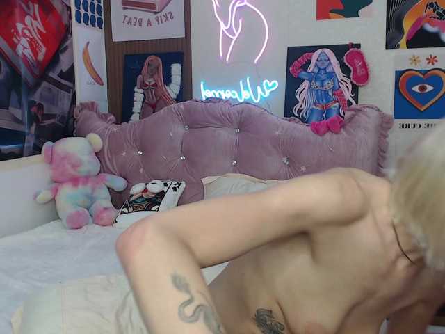 Icerebel's BongaCams show and profile