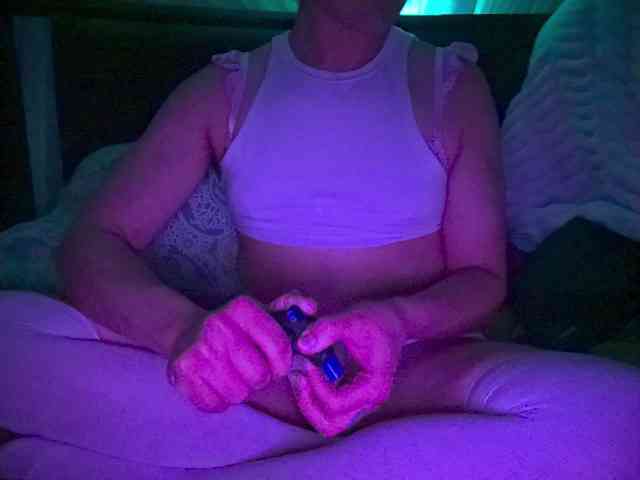 LovelyCloudyBoy Live Webcam on BongaCams