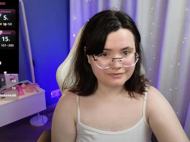 Alicezen live cam on BongaCams