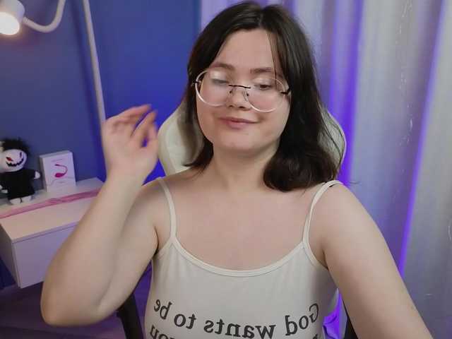 Alicezen live cam on BongaCams