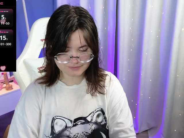 Alicezen live cam on BongaCams