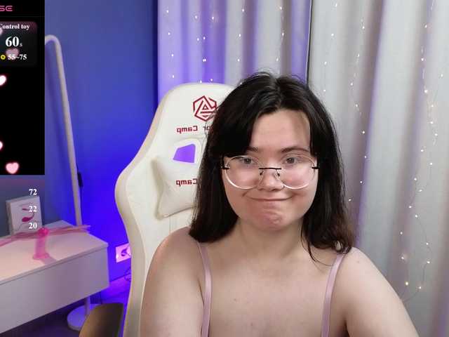 le modèle Alicezen est en webcam porno dans un show sur le site bongacams, il possède les tags suivants: White/Caucasian,Brunette,Hairy