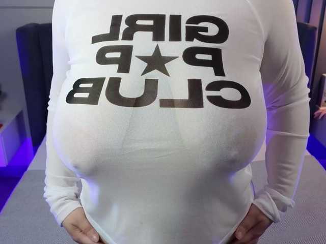 Alicezen live cam on BongaCams