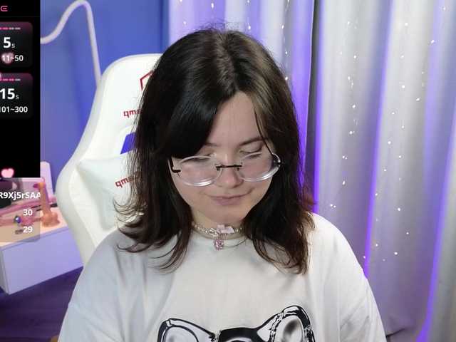 Alicezen live cam on BongaCams