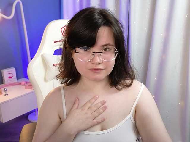 Alicezen live cam on BongaCams