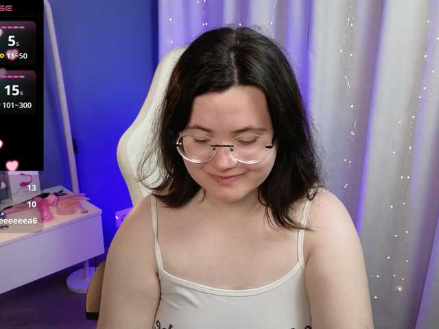 Alicezen live cam on BongaCams