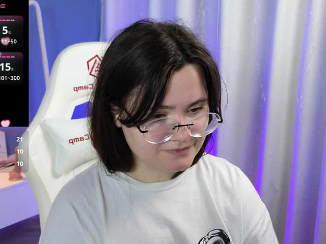 Alicezen live cam on BongaCams