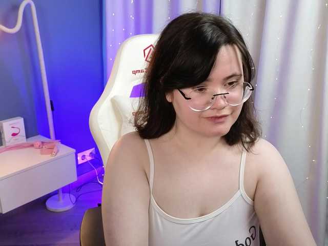 Alicezen live cam on BongaCams