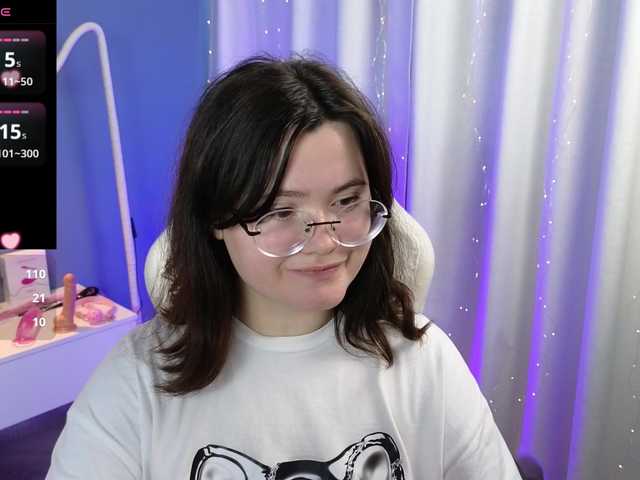 Alicezen live cam on BongaCams