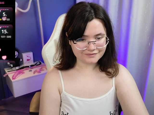 Alicezen live cam on BongaCams