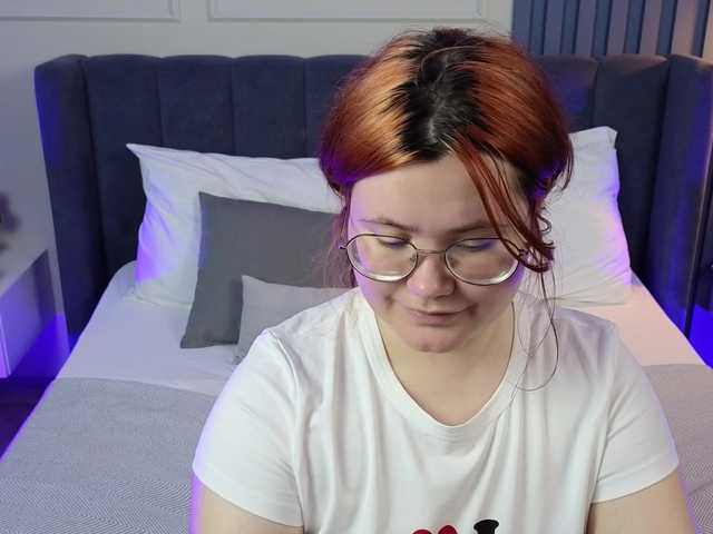 Alicezen — live female cam