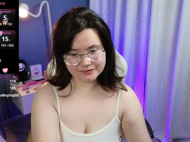 Alicezen live cam on BongaCams