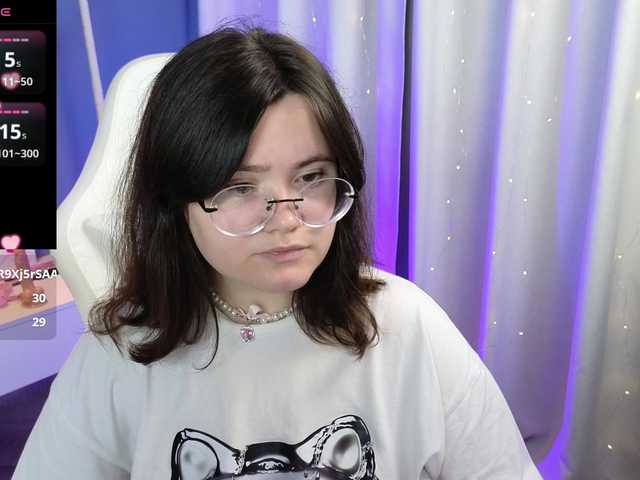 Alicezen live cam on BongaCams