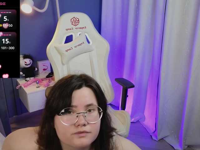 Alicezen live cam on BongaCams