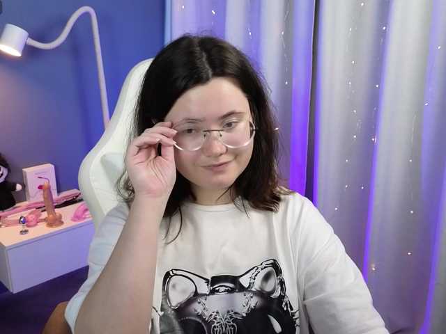 Alicezen Live Cam on BongaCams
