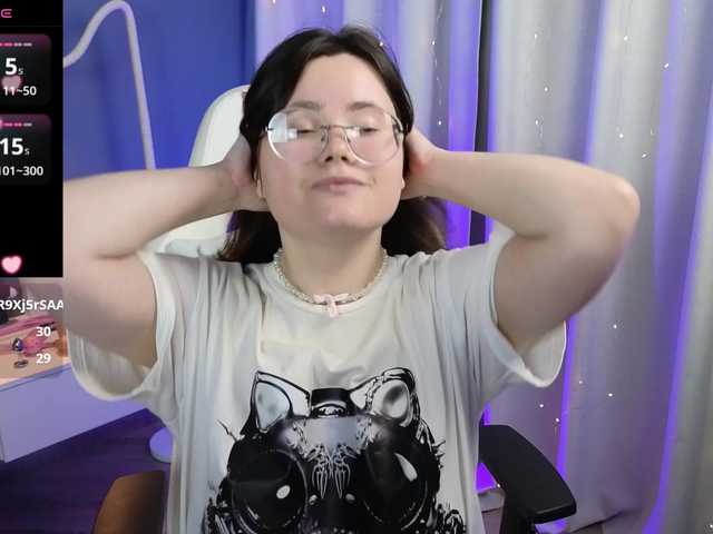 Alicezen live cam on BongaCams