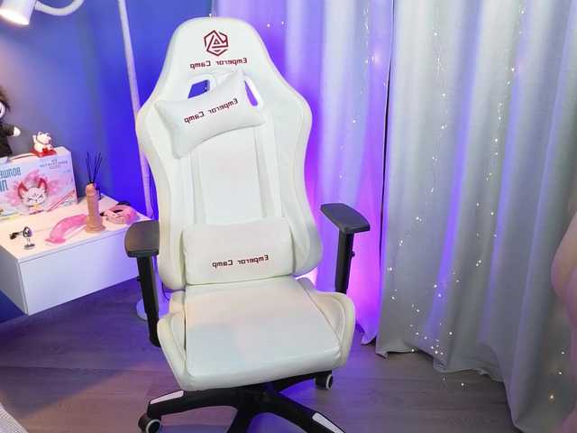 Alicezen live cam on BongaCams