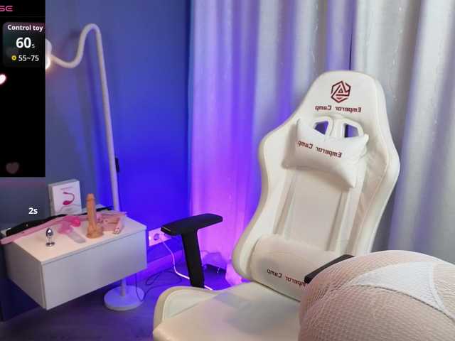 Alicezen live cam on BongaCams