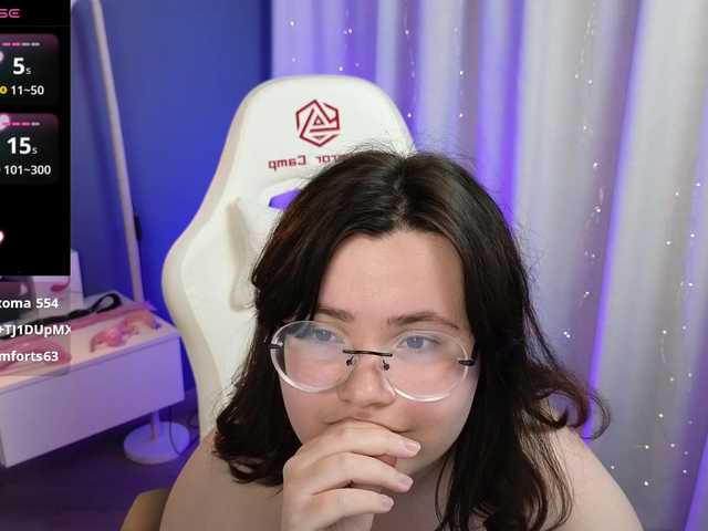Alicezen live cam on BongaCams
