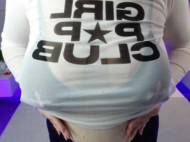 Alicezen live cam on BongaCams