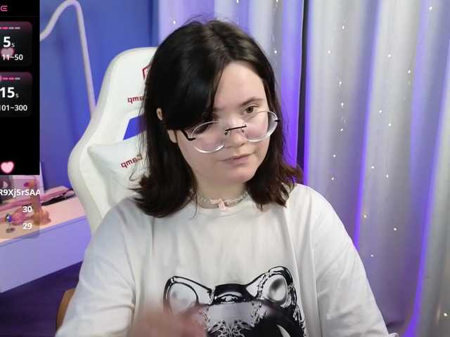 Alicezen live cam on BongaCams