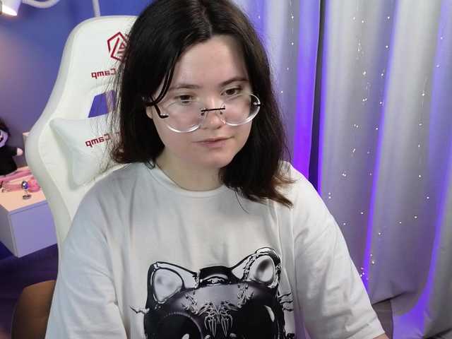 Alicezen live cam on BongaCams