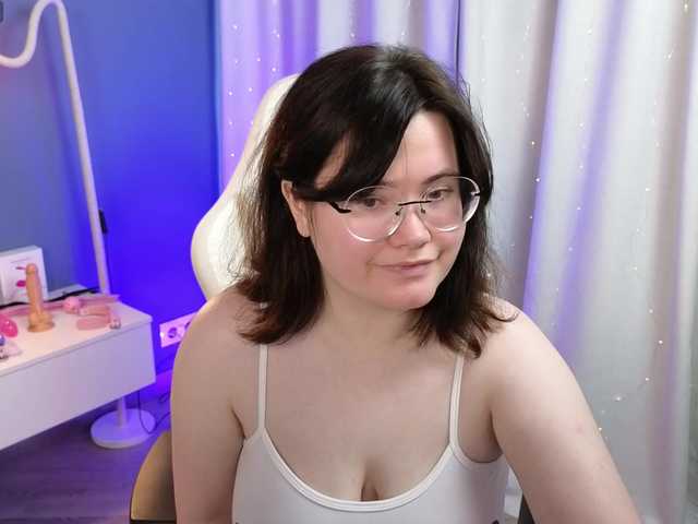 Alicezen live cam on BongaCams