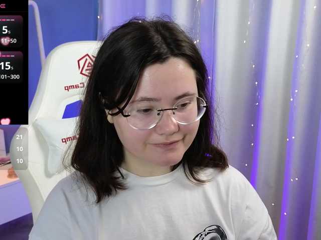 Alicezen live cam on BongaCams