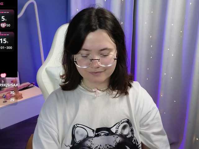 Alicezen live cam on BongaCams