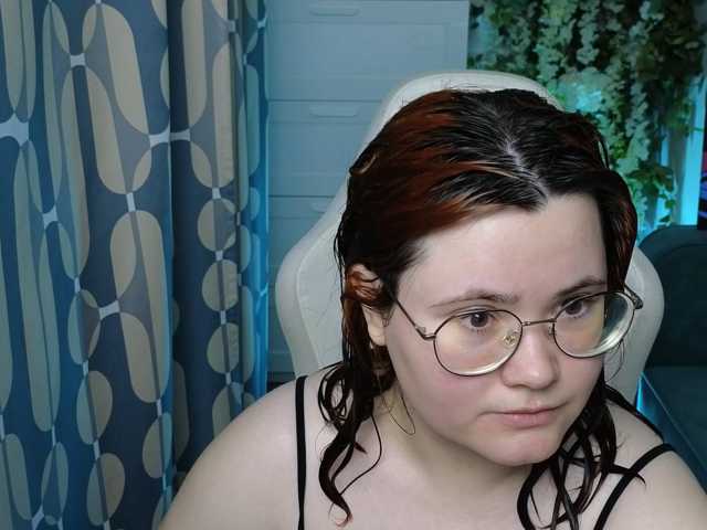 Alicezen live cam on BongaCams