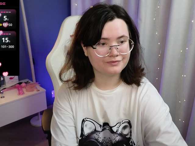 Alicezen live cam on BongaCams
