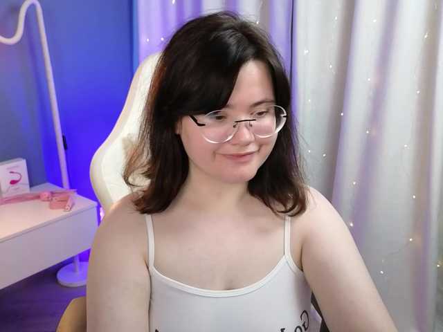 Alicezen live cam on BongaCams