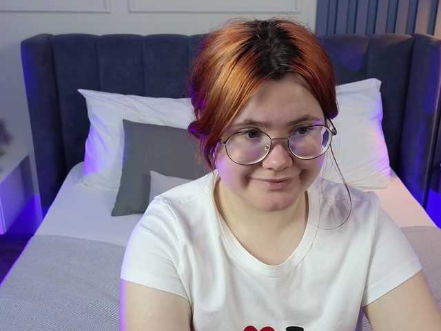 Alicezen — live female cam