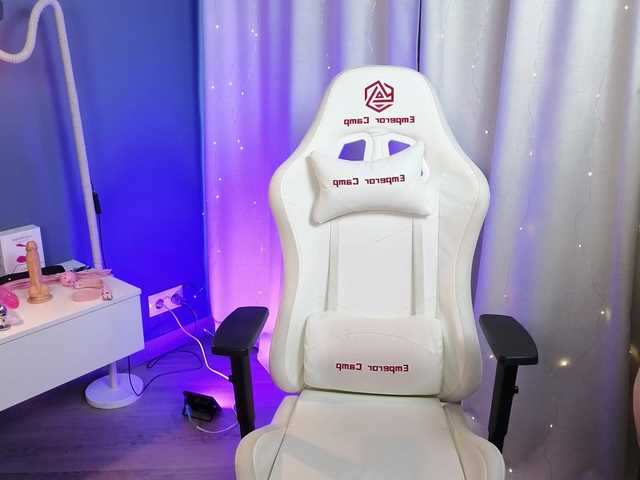 Alicezen live cam on BongaCams