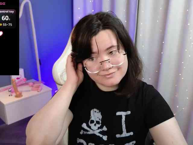 Alicezen Live Webcam on BongaCams