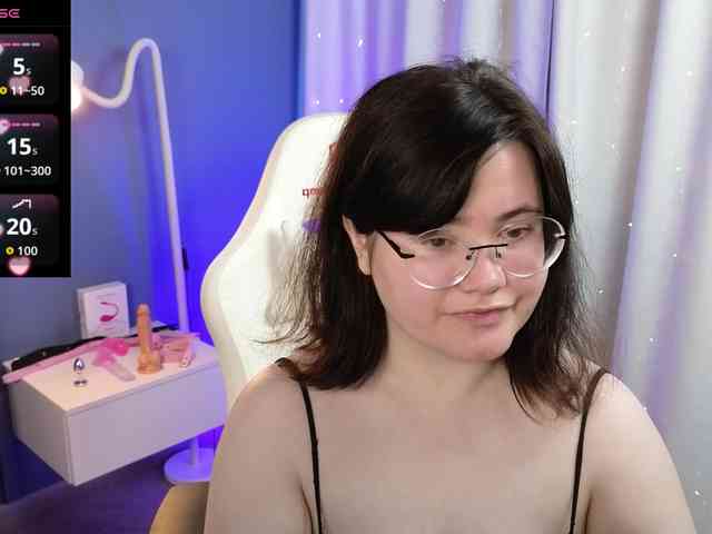 Alicezen Live Webcam on BongaCams