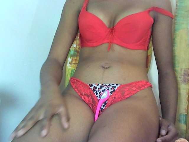 Jhoannah live cam on BongaCams