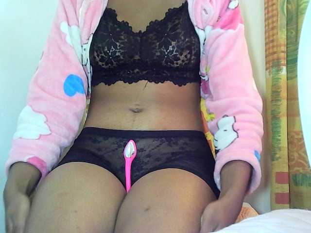 Jhoannah live cam on BongaCams