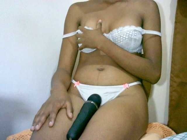 Jhoannah live cam on BongaCams
