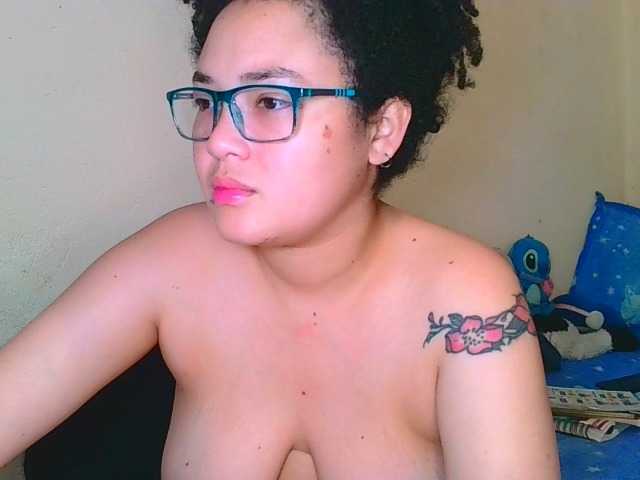 vanellope12 live cam on BongaCams