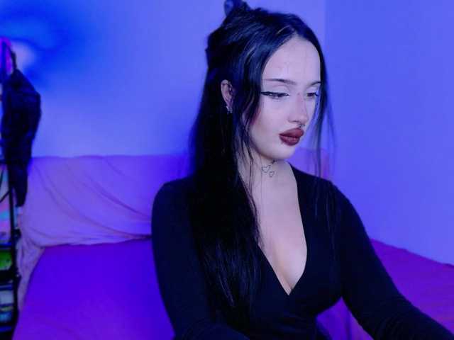 lolykari live cam on BongaCams