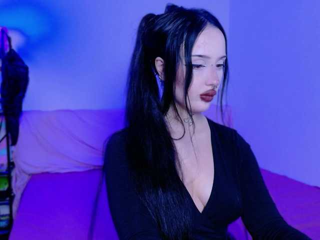 lolykari live cam on BongaCams