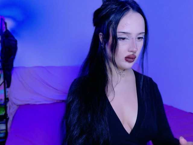 lolykari live cam on BongaCams