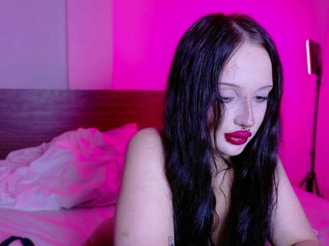 lolykari live cam on BongaCams