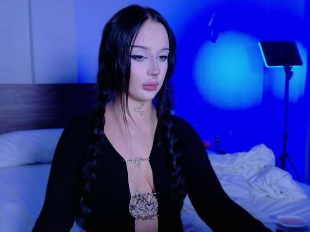 lolykari live cam on BongaCams