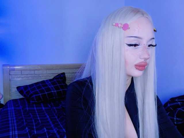 lolykari live cam preview