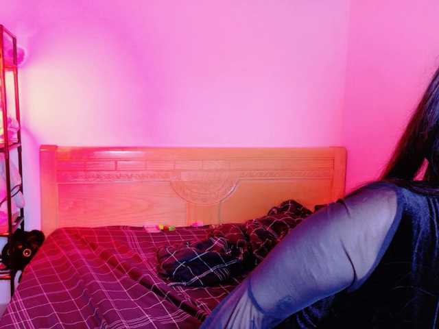 lolykari live cam on BongaCams