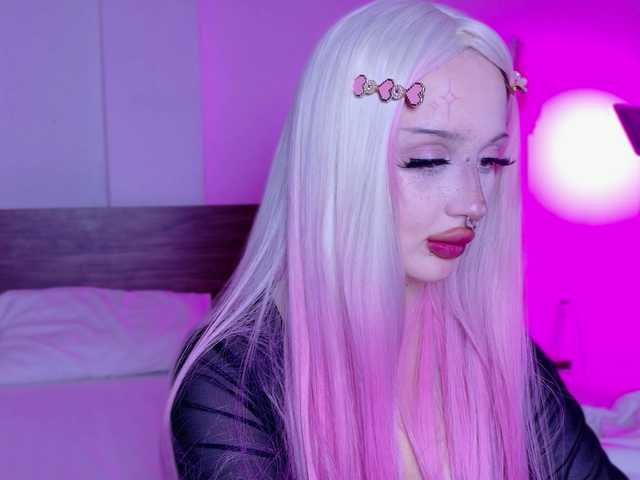 lolykari live cam on BongaCams
