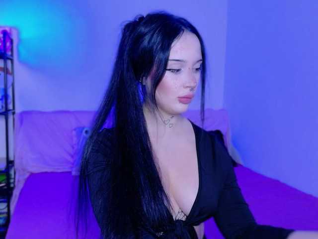 lolykari live cam on BongaCams